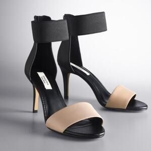Simply Vera Vera Wang Sandals Black Tan Womens Sz 7 Ankle Strap Heels Dress Shoe